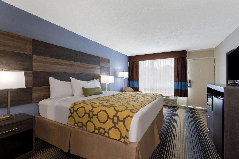 King Room - Mobility Access/Non-Smoking interior